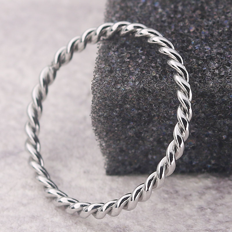 Anillo minimalista de acero in - Event Suppliers reseña y precio